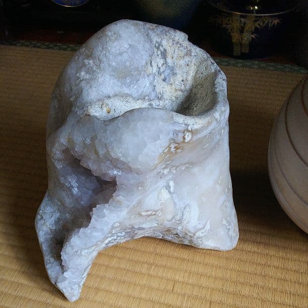 歯形の水晶石（巨人の歯）