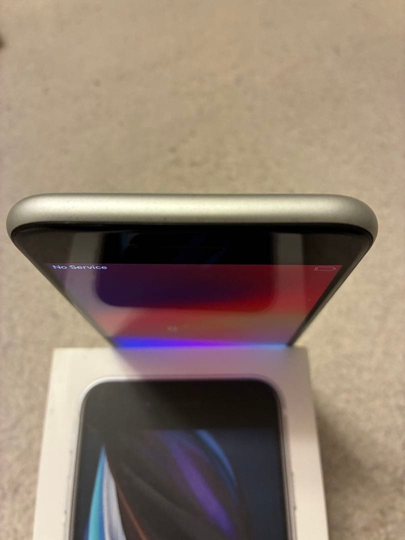 Apple iPhone SE 第二世代　ホワイト 本体　64GB 箱あり