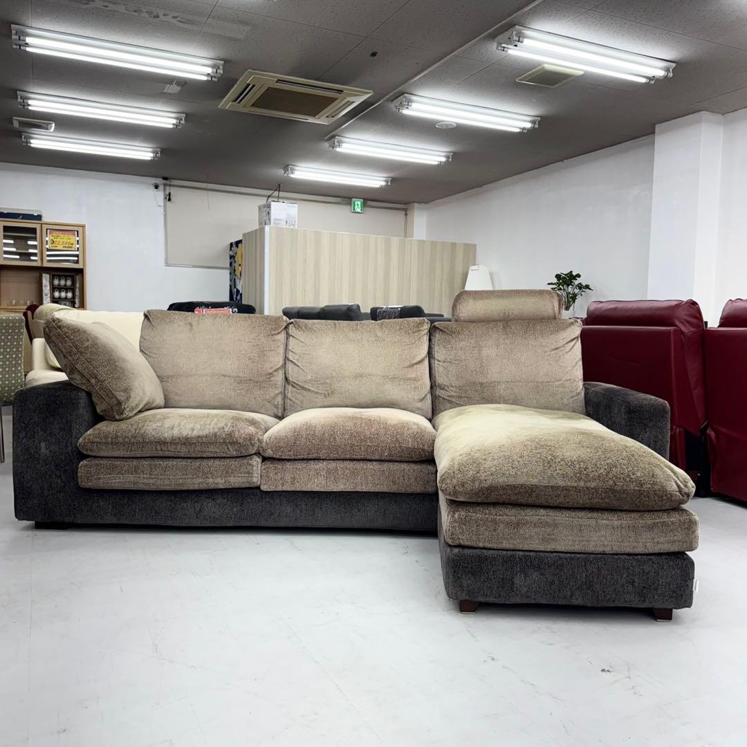 【お買い得‼️】定価数十万♪ フツーラ 237cm幅3人掛けカウチソファ