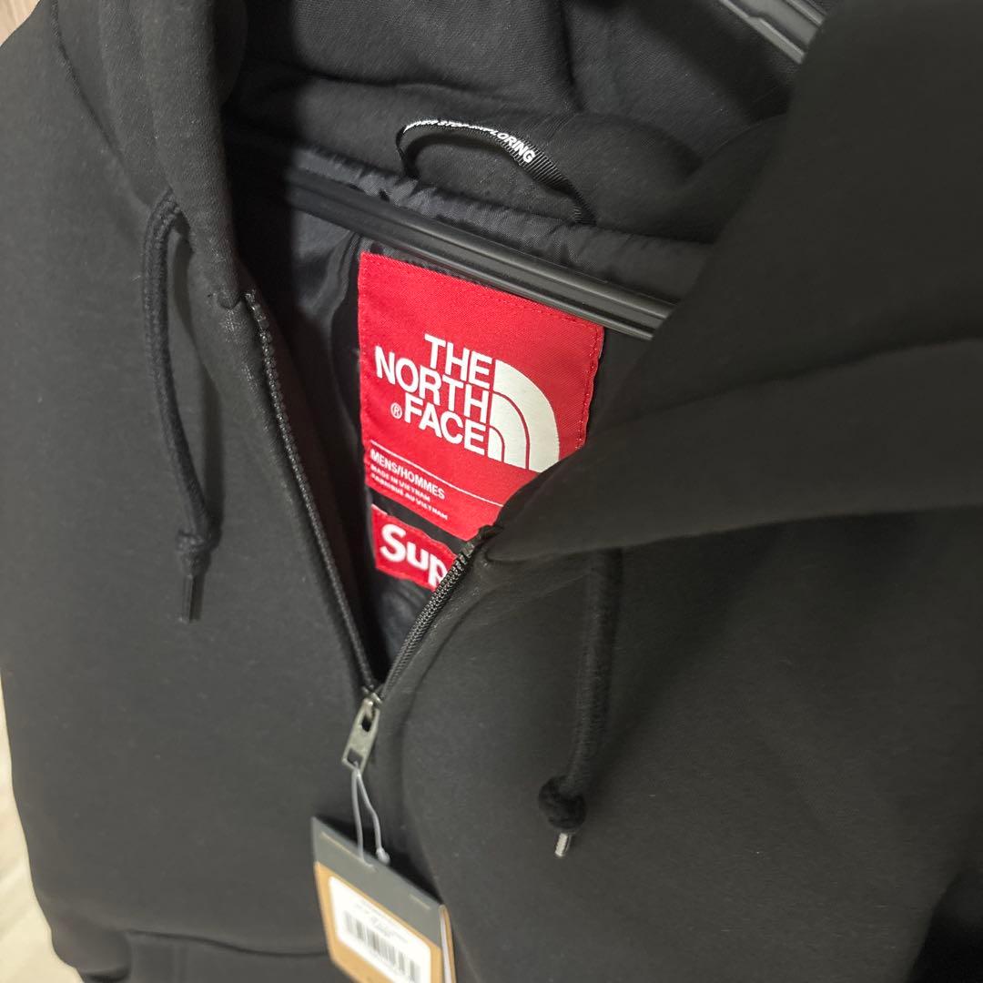 The North Face x Supreme ブラックフーディ