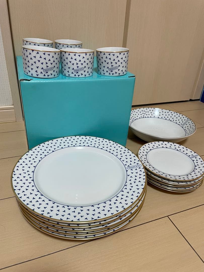 Tiffany & Co. 食器セットコップ5個小皿５枚　大皿５枚スープ大皿一枚