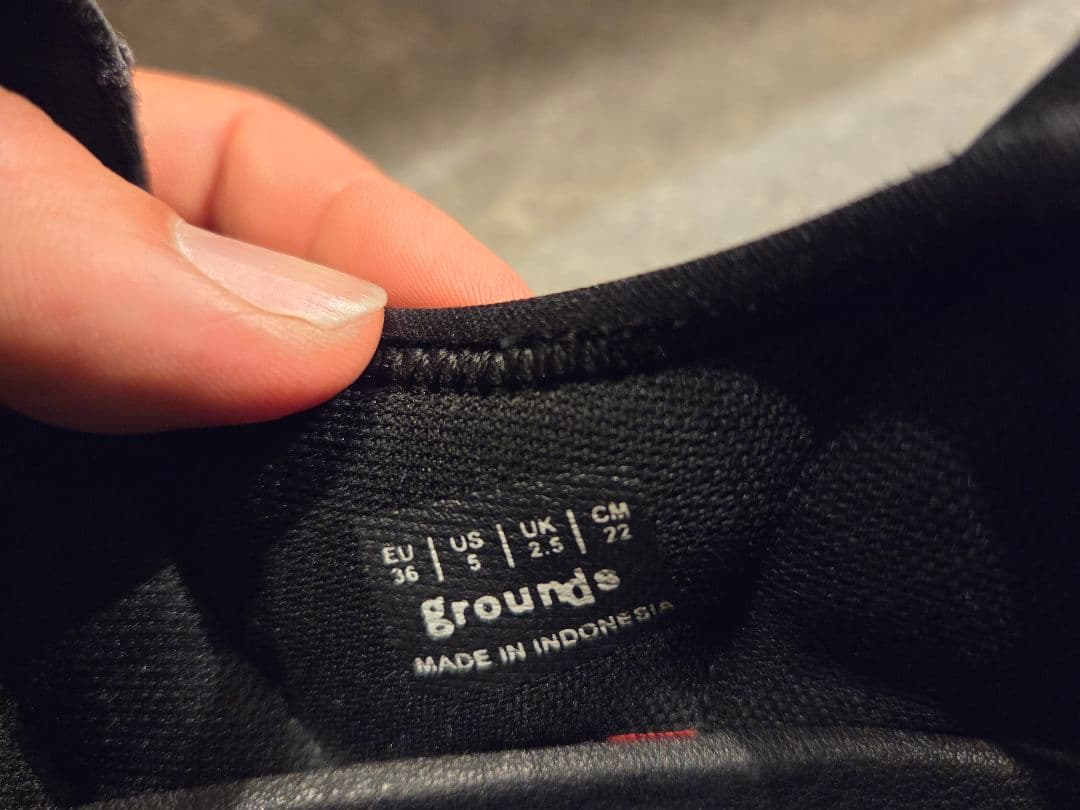 grounds 黒　レディーススニーカー　22cm