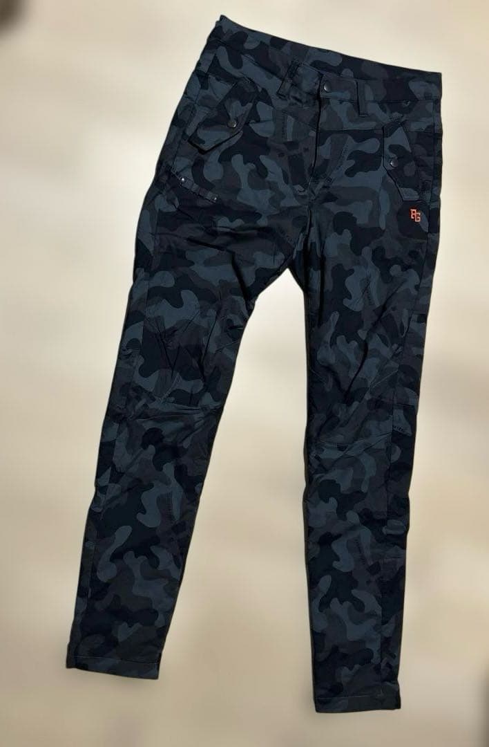 中綿　パーリーゲイツ　ゴルフパンツM〜L相当　迷彩柄　カモ　暖パン　【超美品】