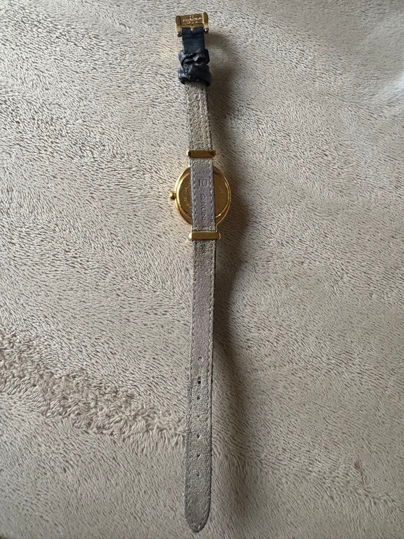 FENDI アナログ腕時計 ゴールド/ブラック