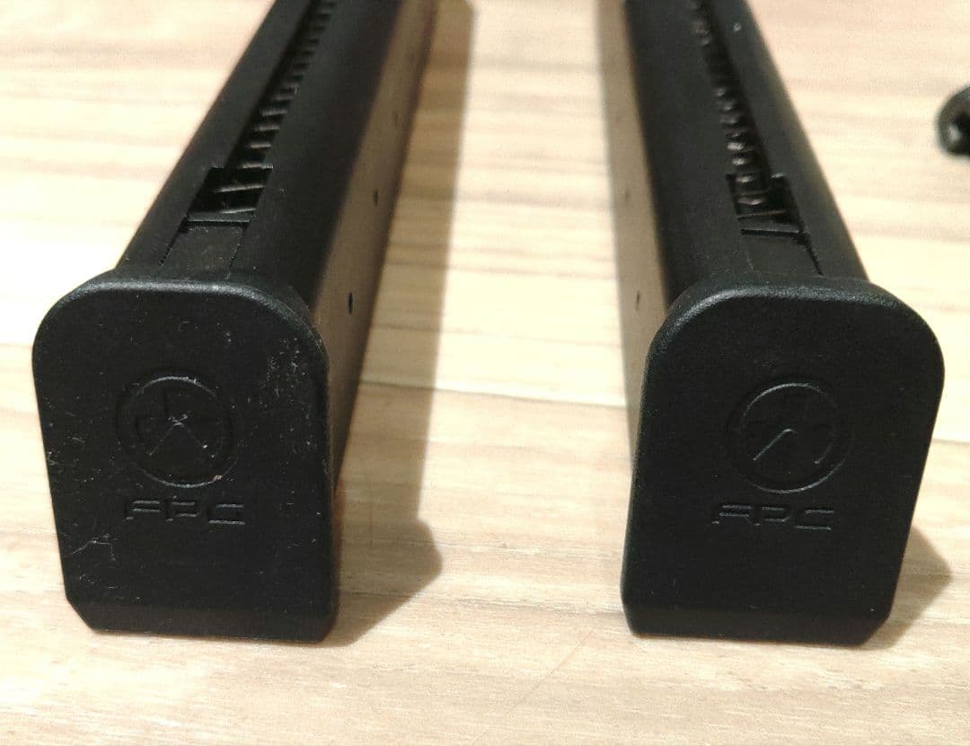 希少・不調につきジャンク扱　KSC MAGPUL FPG マガジン2本箱おまけ付