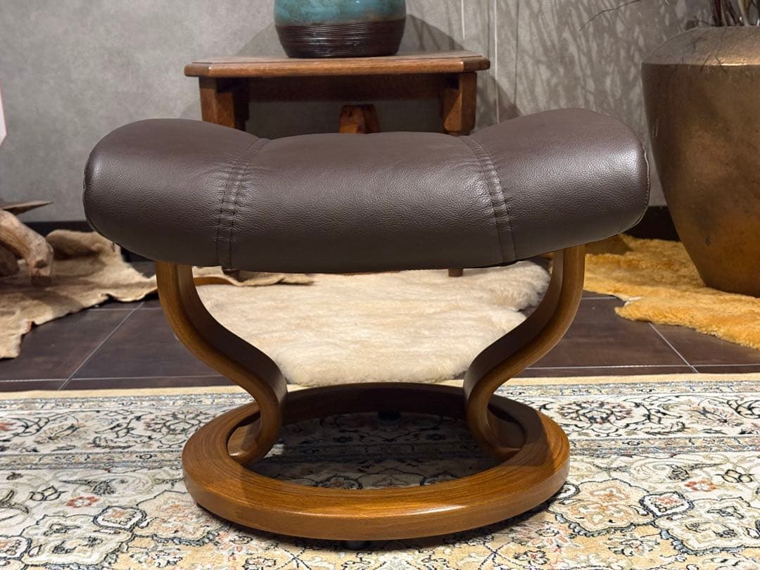 ①エコーネス パーソナルソファ オットマン ストレスレスチェア　IZZ