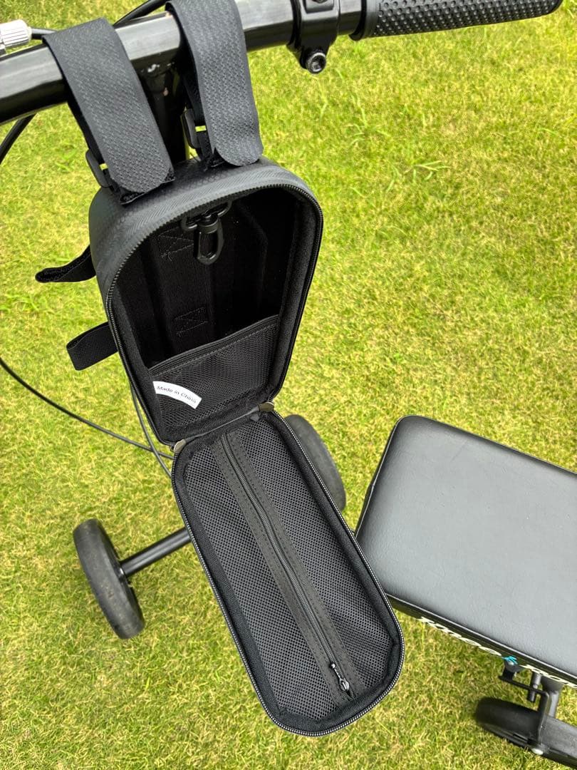 松葉杖の代わりに　Knee Rover 膝用歩行器(ニースクーター) ブラック