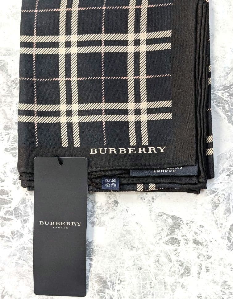 新品未使用BURBERRY バーバリーシルクスカーフ57×57ブラック正規品