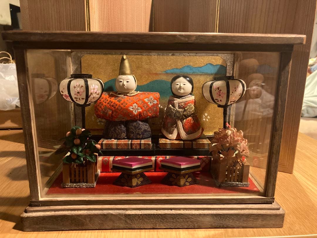 アンティーク　ケース入り小さな木目込み雛人形
