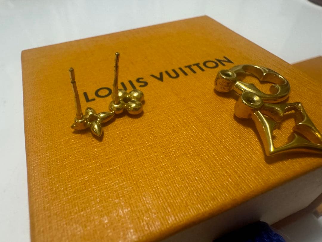 LOUIS VUITTON 　ルイヴィトン　LV フラワーグラム　ピアス