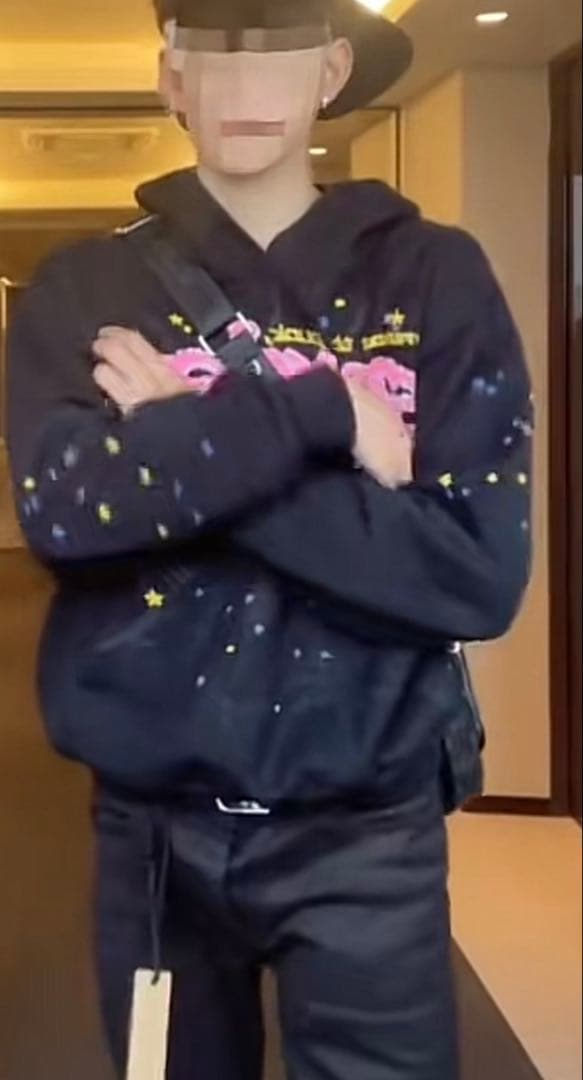 sp5derパーカー黒