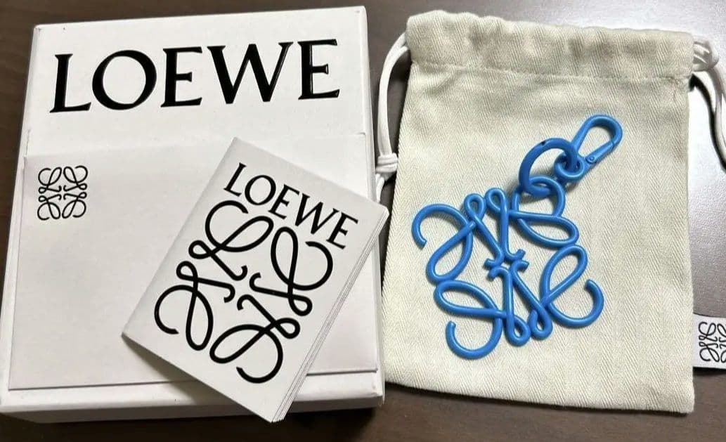 新品　未使用　LOEWE　アナグラム　キーリング　キーホルダー　チャーム