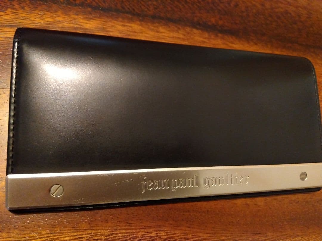 Jean Paul Gaultier ブラックレザー長財布メタルプレート