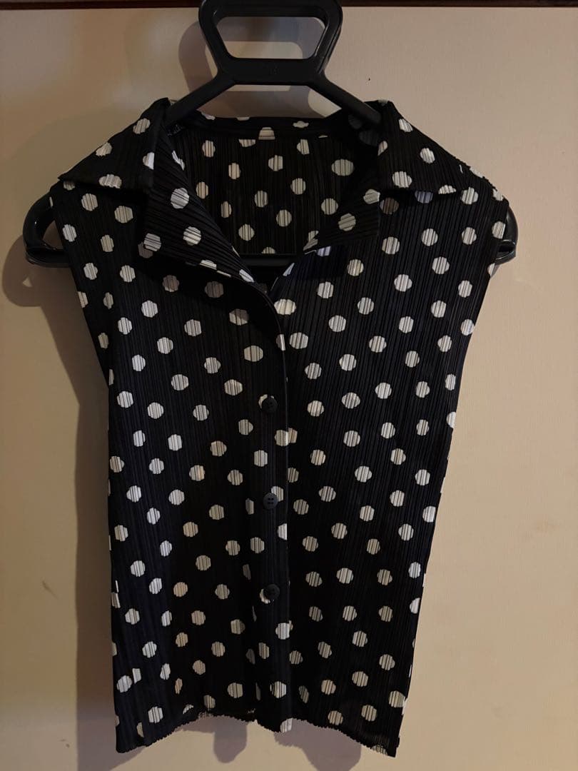 PLEATS PLEASE ドット柄半袖シャツ