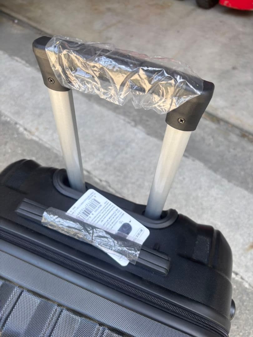 赤色LエメグリМ新品未使用　スーツケースキャリーケース　105L　軽量