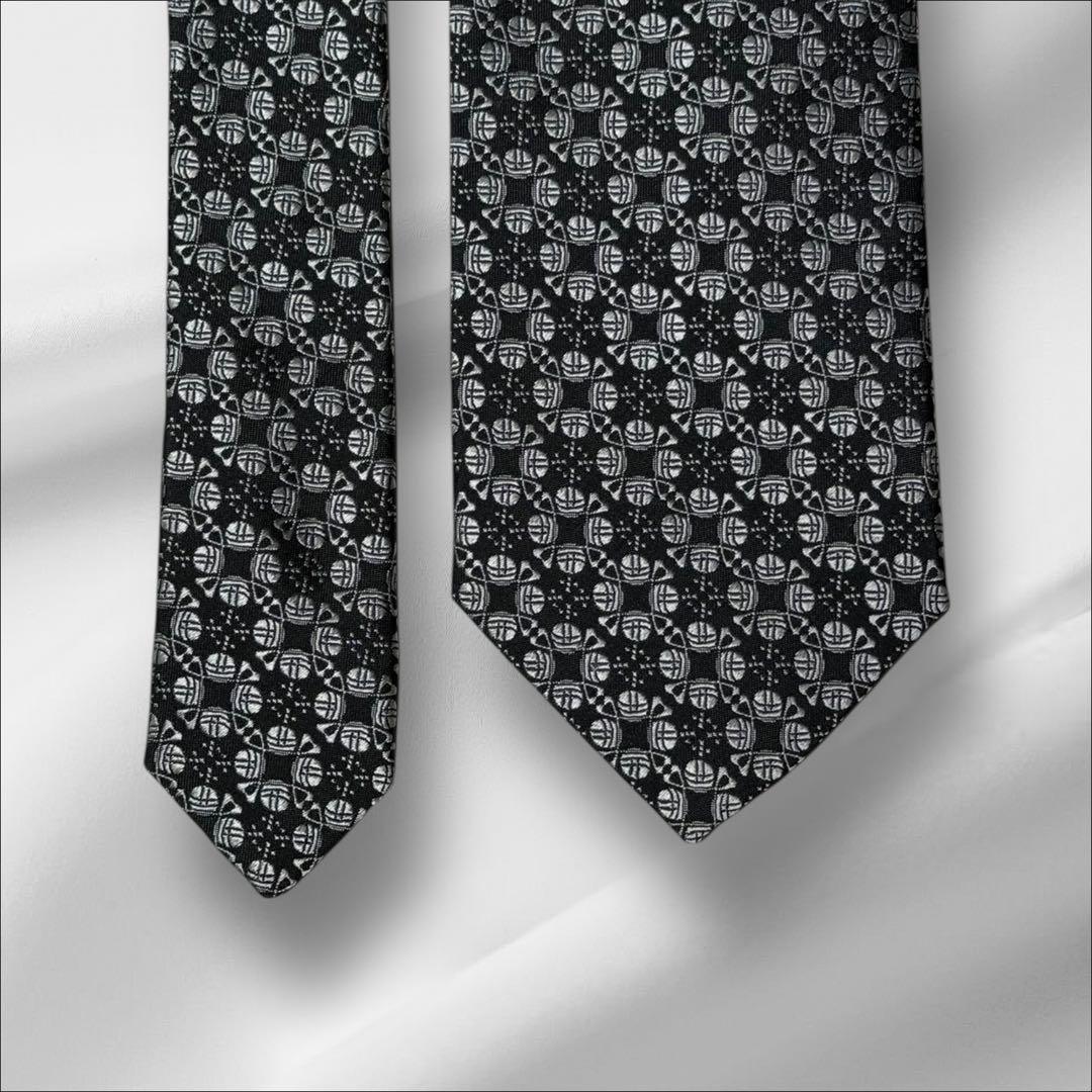 【新品タグ付き】ヴィヴィアンウエストウッド ロゴ総柄 オーブ シルバー ブラック