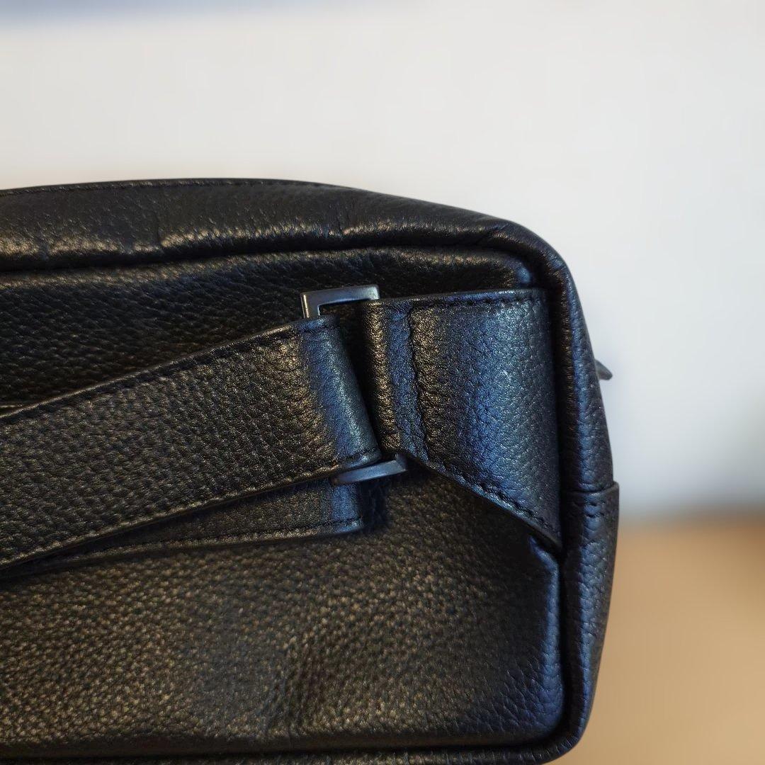 HushTug　ボディバッグ