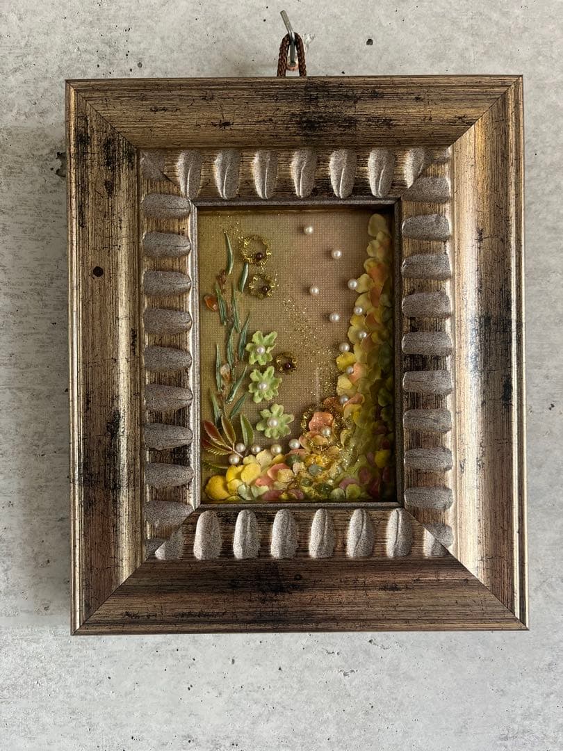 花とパールの装飾アートフレーム