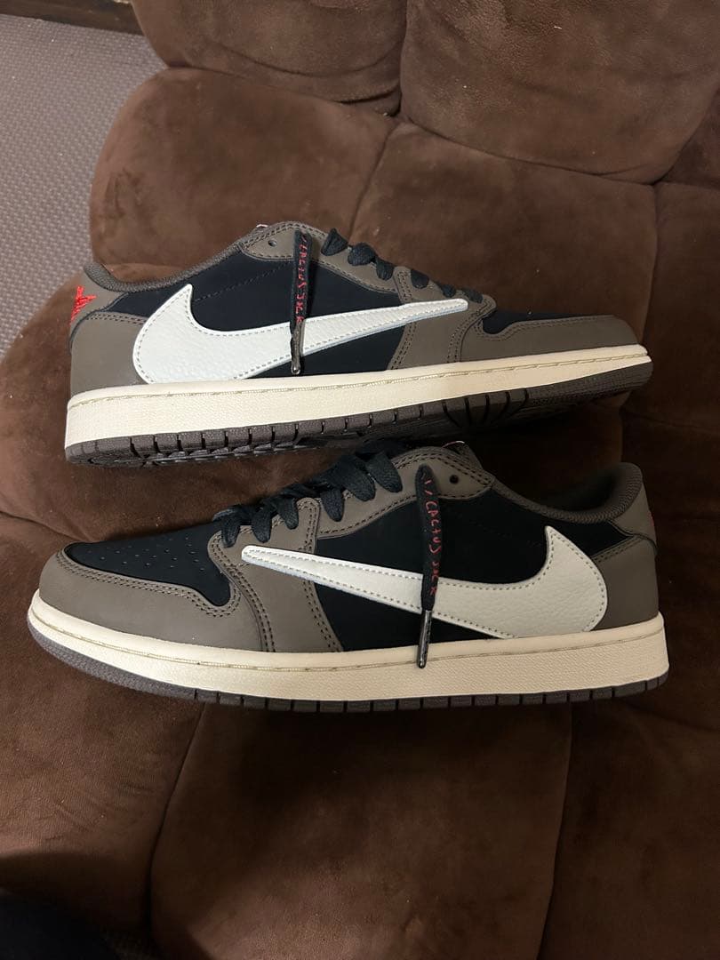 Travis Scott × Nike Air Jordan 1 Low