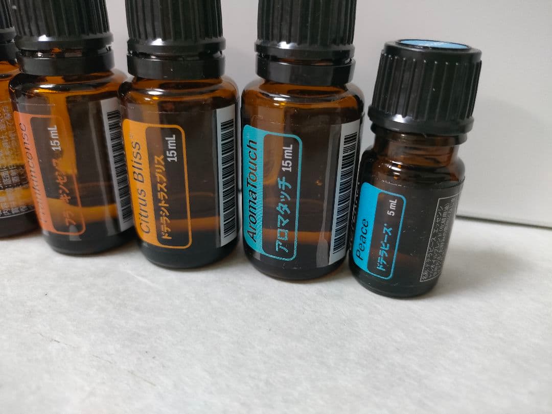 ドテラ　エッセンシャルオイルセット　２１本　小瓶付き24個　木箱