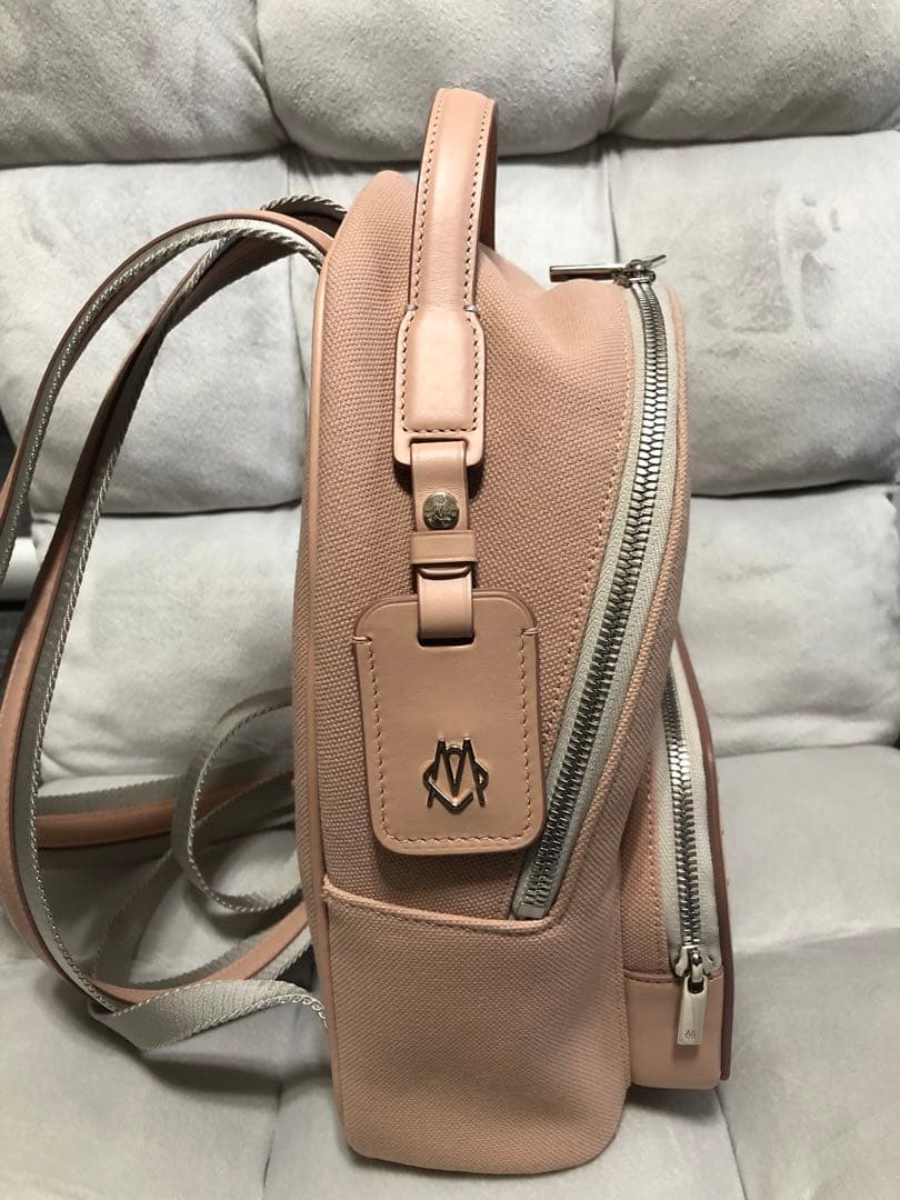 RIMOWA ピンク ラウンド型リュック