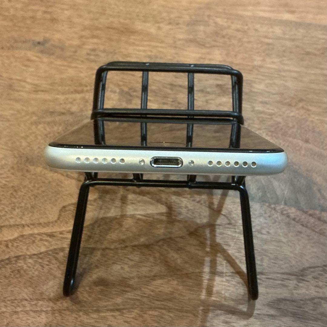 Apple iPhone SE (第3世代) 256GB スターライト