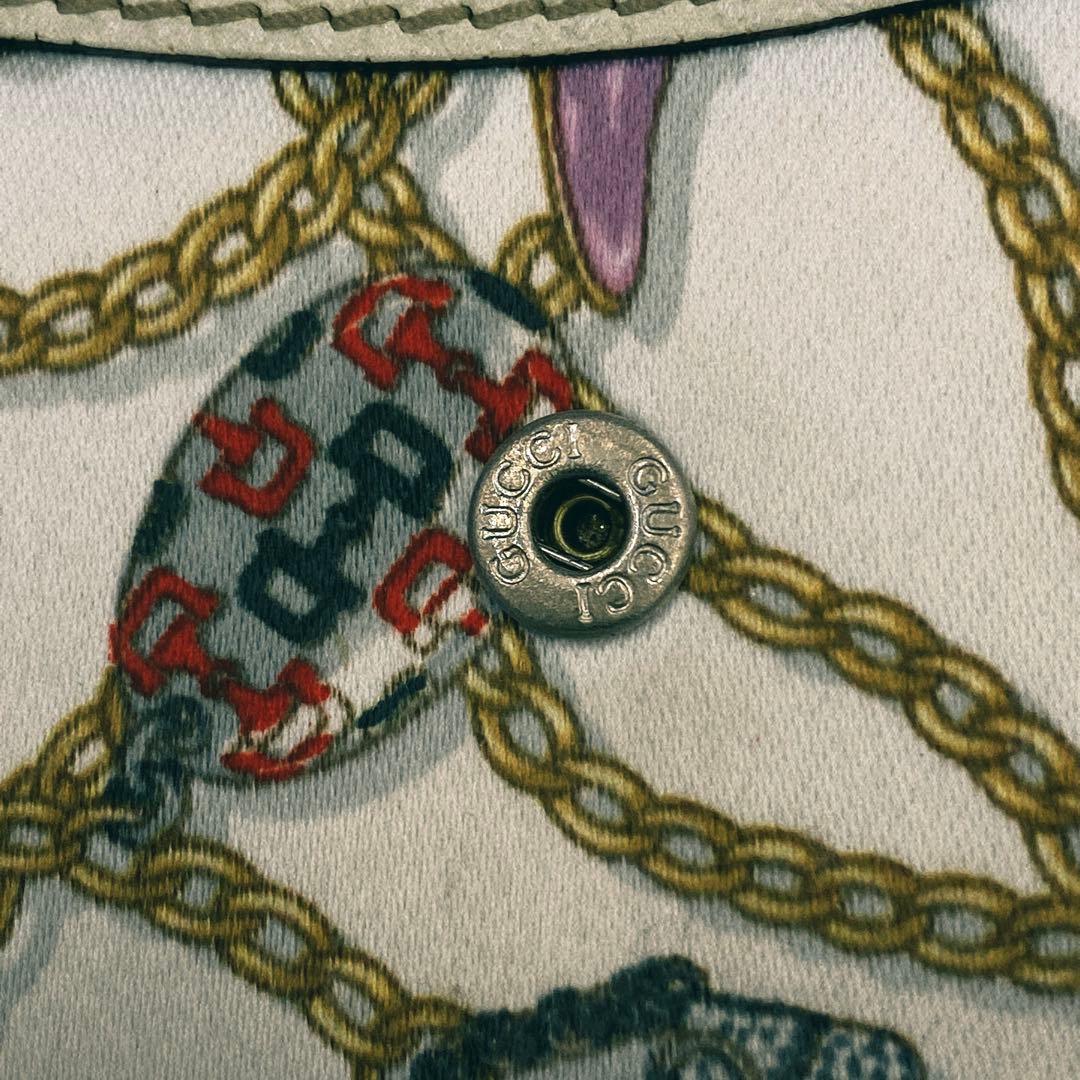 美品＊グッチ ホワイトレザー 二つ折り財布 チェーンマルチカラーデザイン