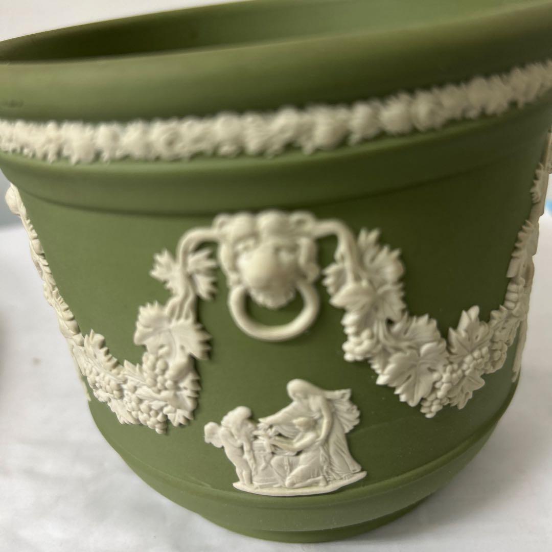 ウェッジウッド　　フラワーベース（鉢カバー）