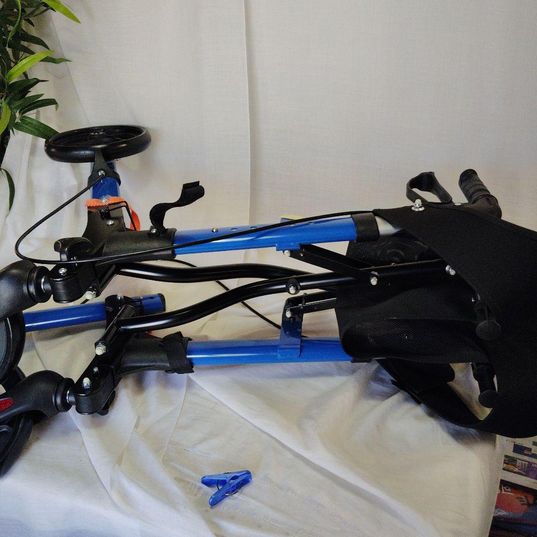 折りたたみ青色介助用車椅子