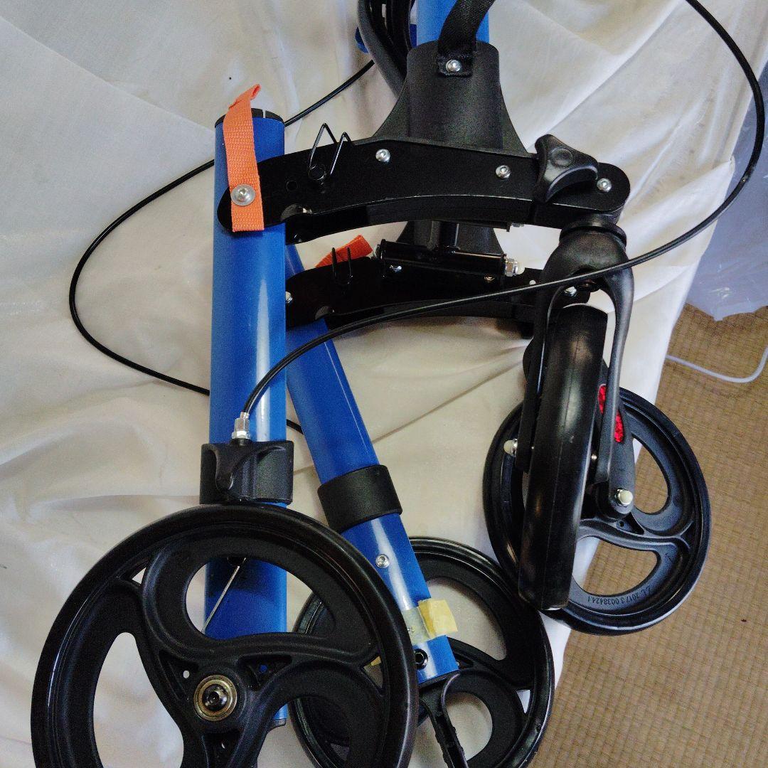 折りたたみ青色介助用車椅子