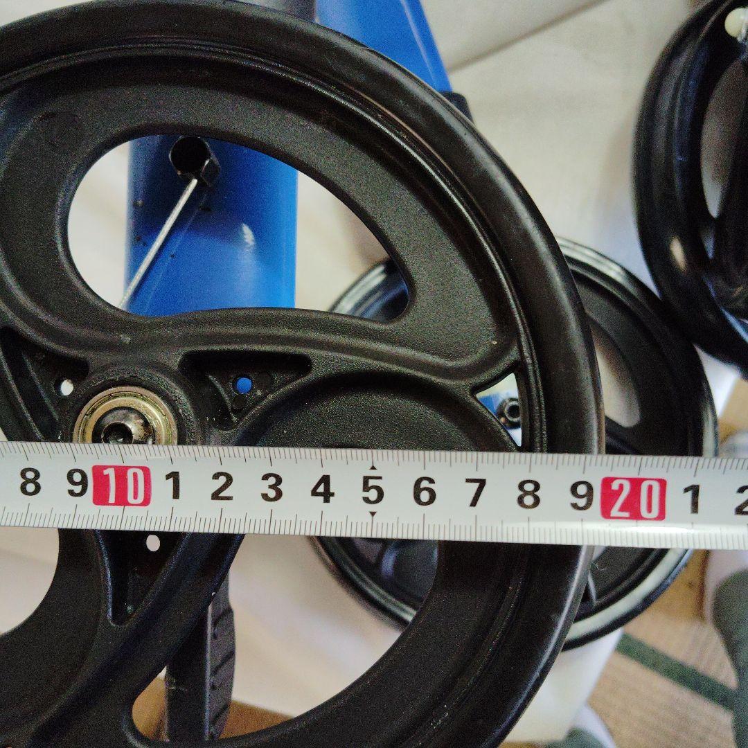 折りたたみ青色介助用車椅子