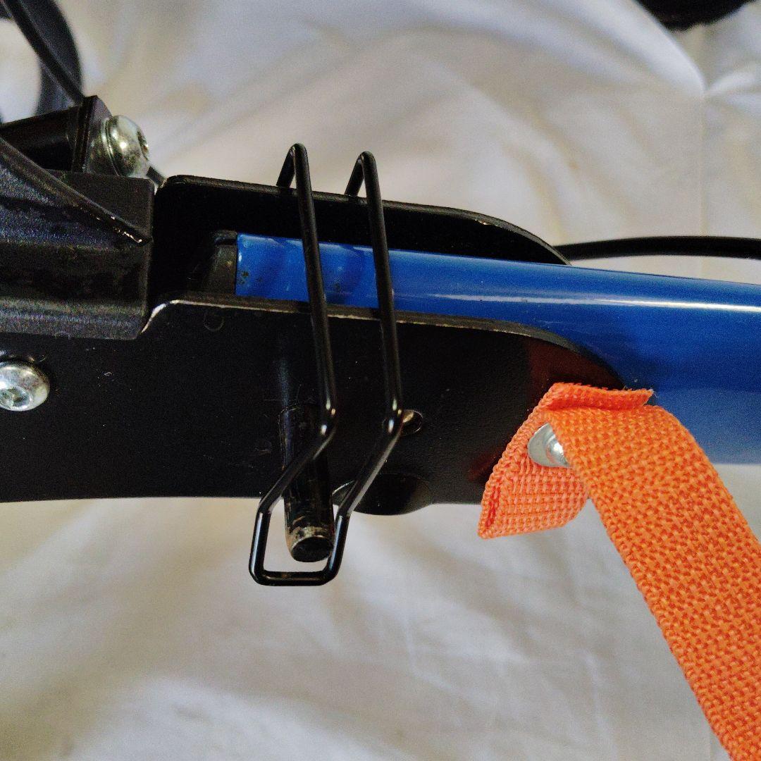 折りたたみ青色介助用車椅子