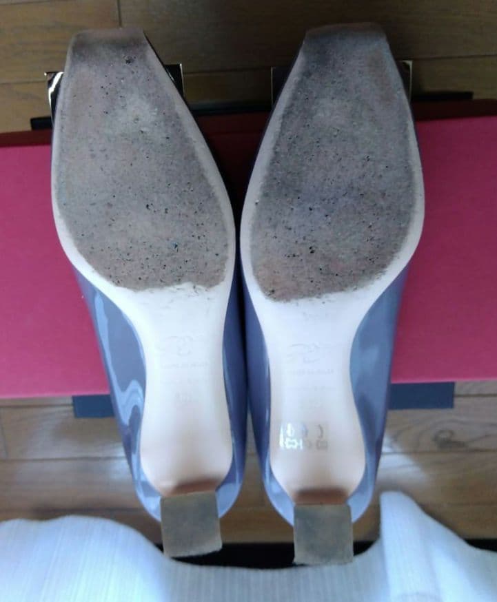 ROGER VIVIER ロジェヴィヴィエ トランペットパンプス パテントレザー