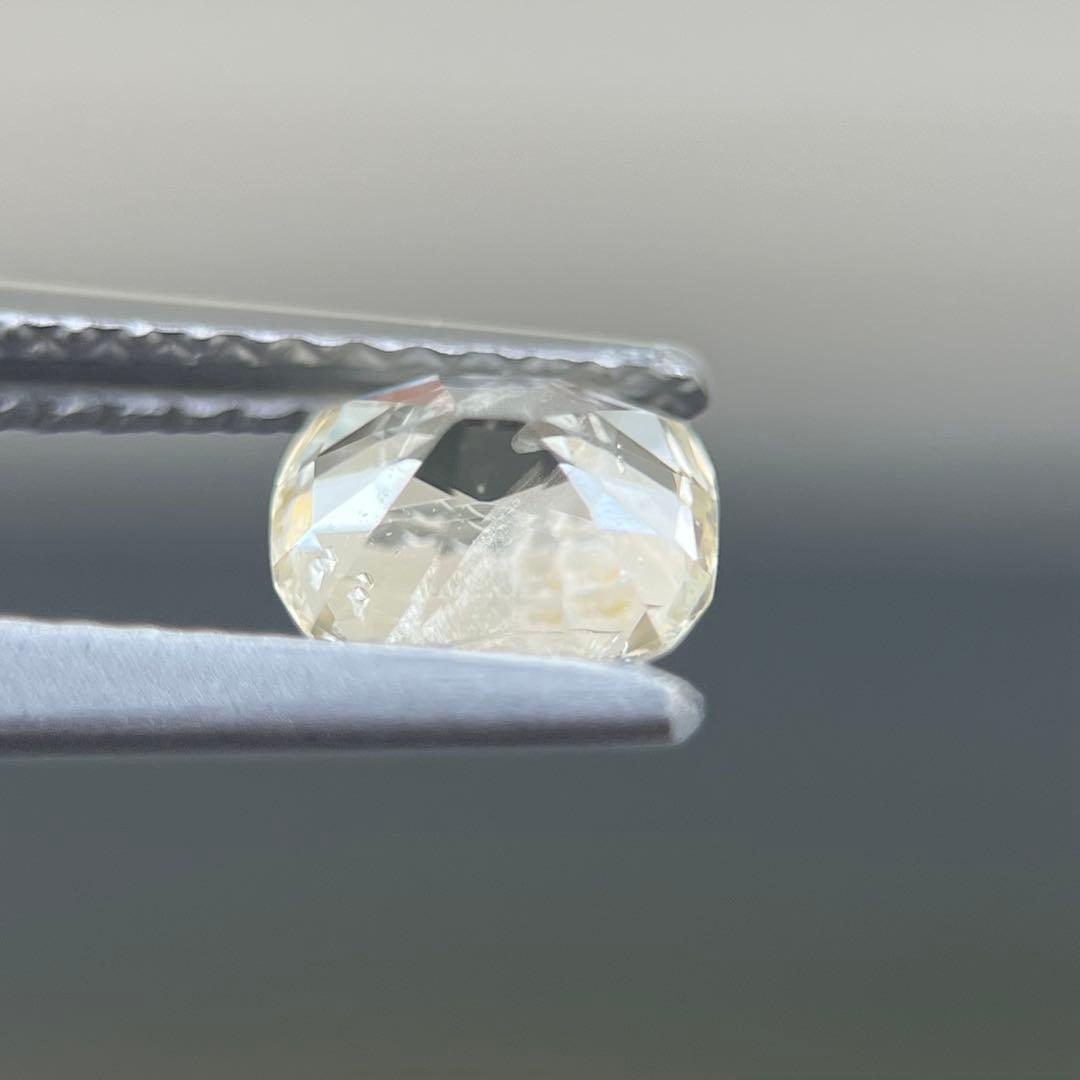 スリランカ産非加熱天然ライトイエローサファイアルース