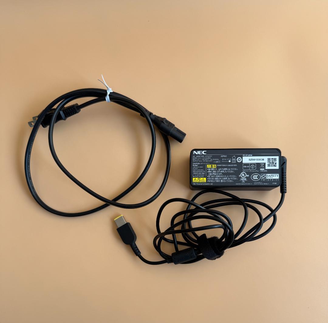 ThinkPad T470s 本体。おまけつけました。