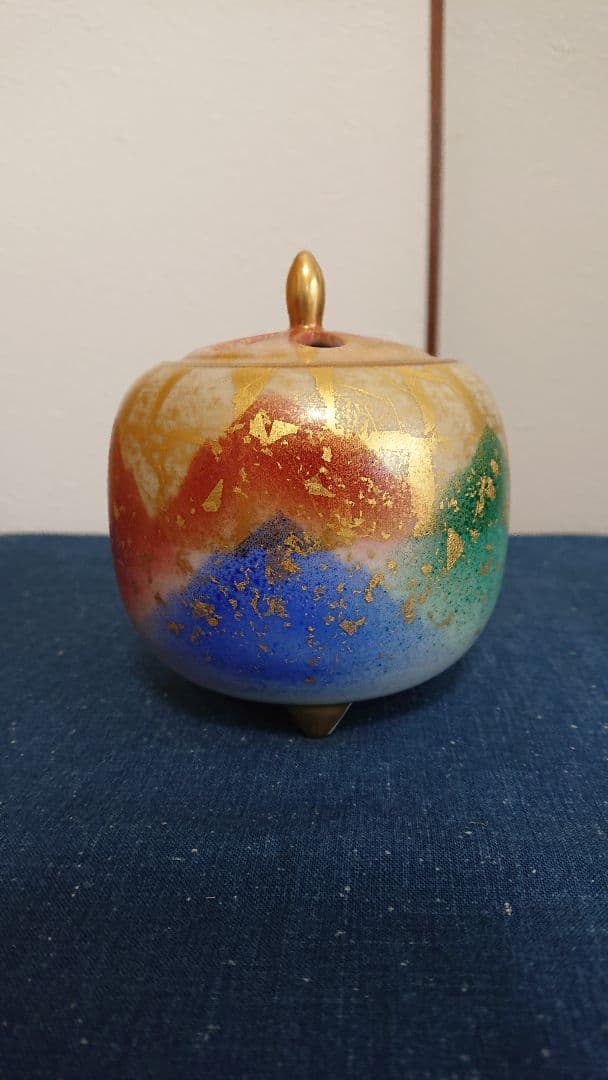 明山作 九谷焼連山香炉一点限り。