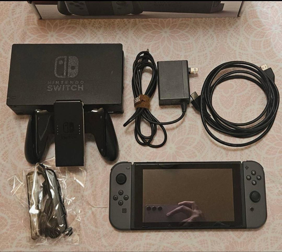 美品 完品 Nintendo Switch 本体 グレー Joy-Con