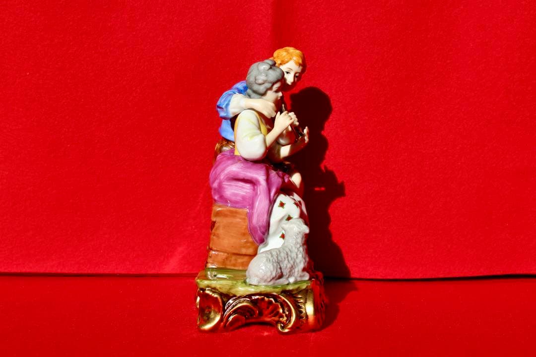 かわいい陶磁器【フィギュリン　羊飼いの男女】