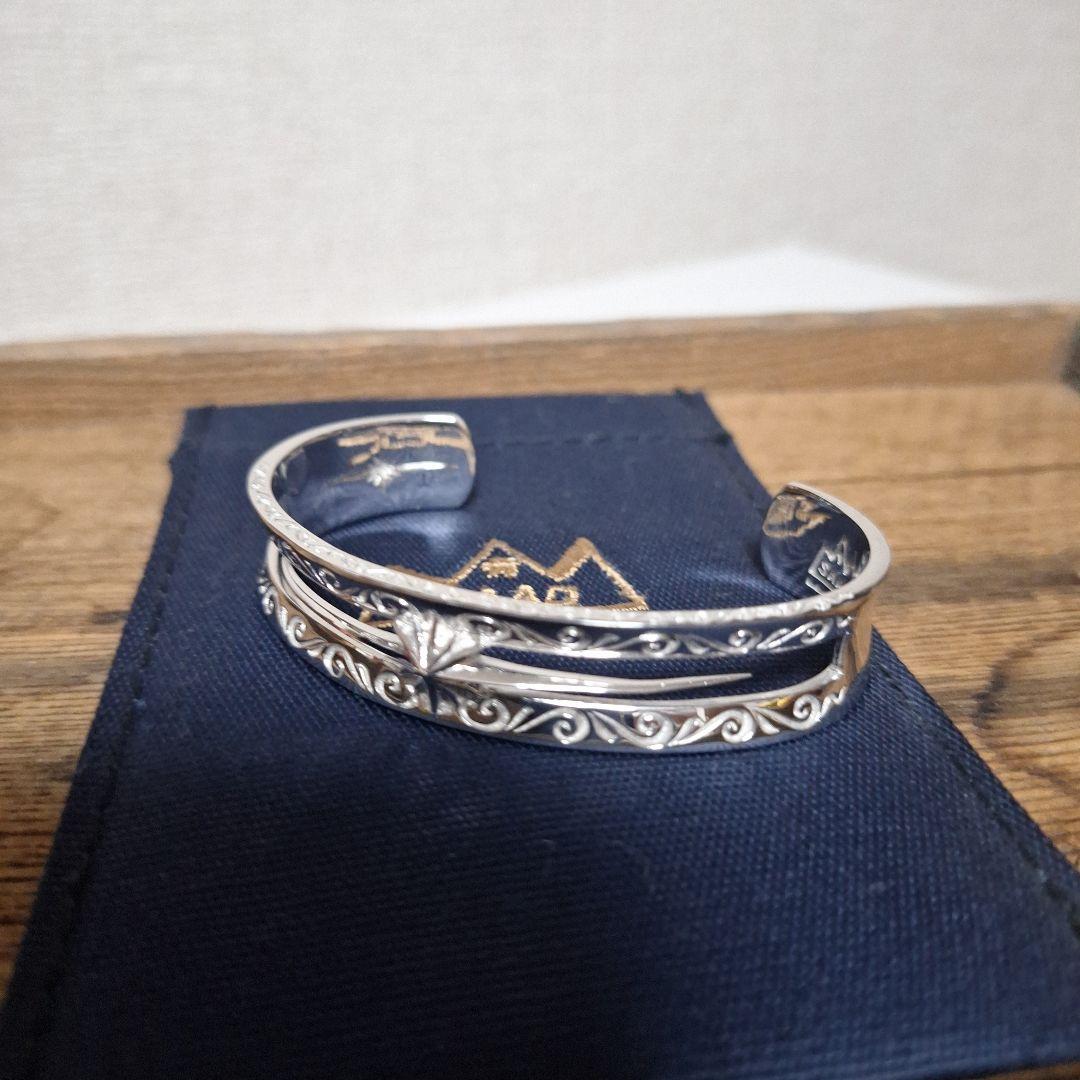 SAAD シルバー バングル 装飾彫刻入り