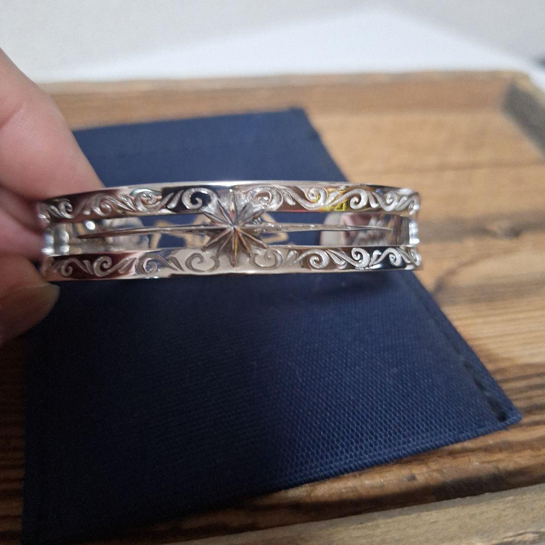 SAAD シルバー バングル 装飾彫刻入り