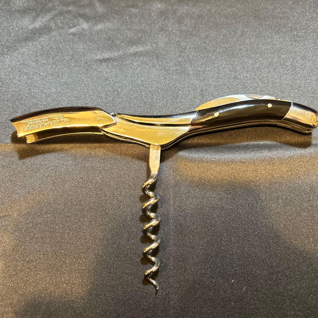 ラギオール アン オブラック ソムリエナイフ　レザーケース付き