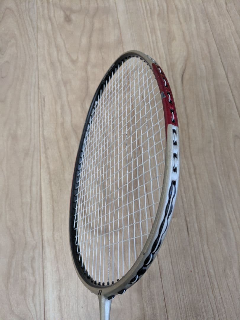 YONEX　MUSCLEPOWER80　ヒビあり　バドミントンラケット