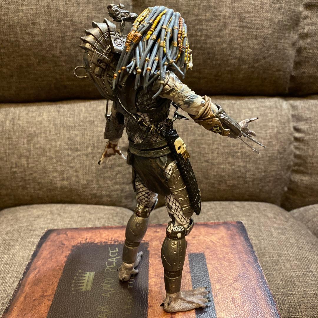 最終価格　美品レア　NECA アルティメットエルダープレデター7インチ　開封済み