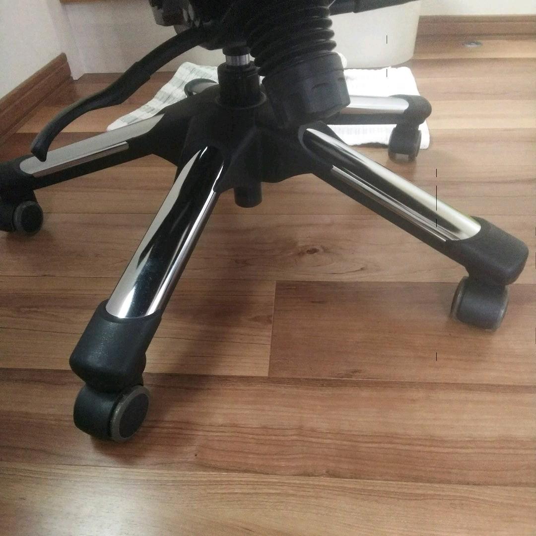 デスクチェア  お尻が喜ぶらくらく健康チェア☆