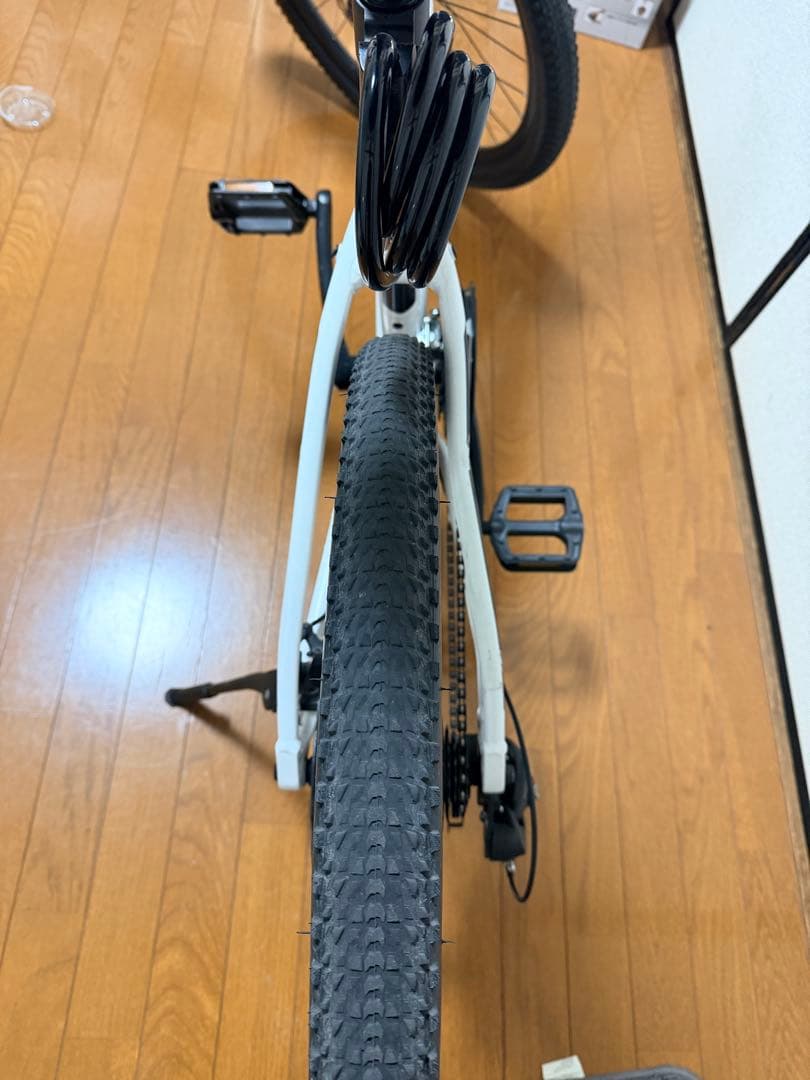 GIANT マウンテンバイク ホワイト local pick up only