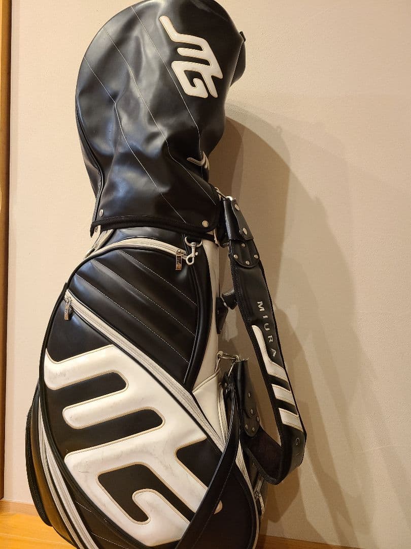 三浦技研　キャディバッグ ブラック/ホワイト
