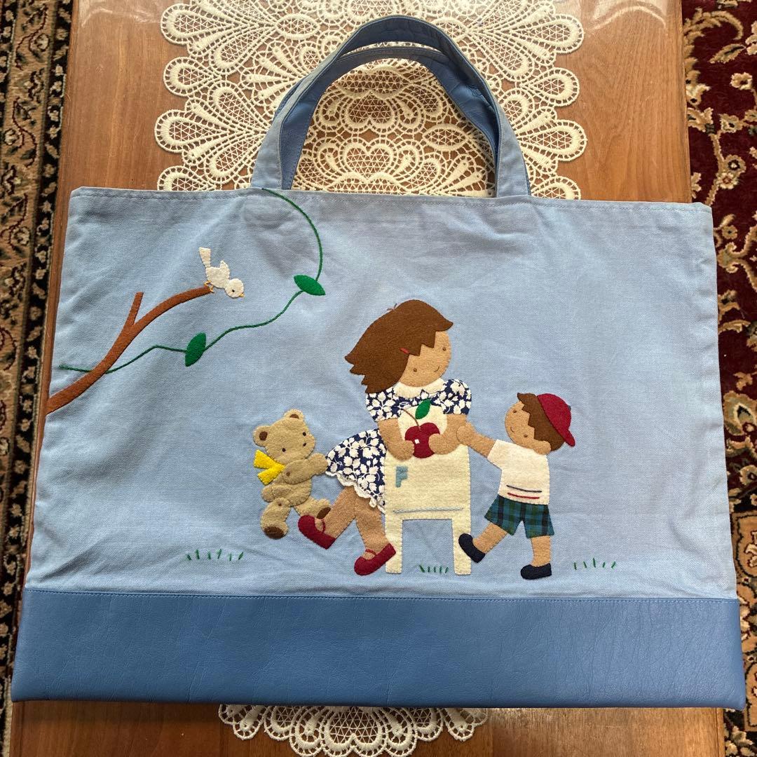 familiar ⭐️限定⭐️刺繍トートバッグ