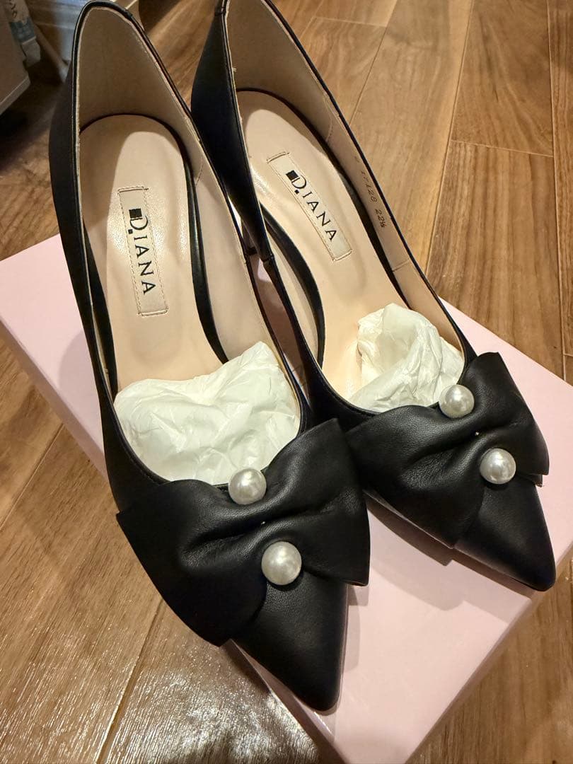 未使用 DIANA 黒 リボン パールパンプス