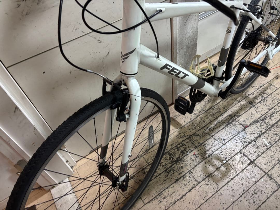 FELT VERZA speedクロスバイク ホワイト