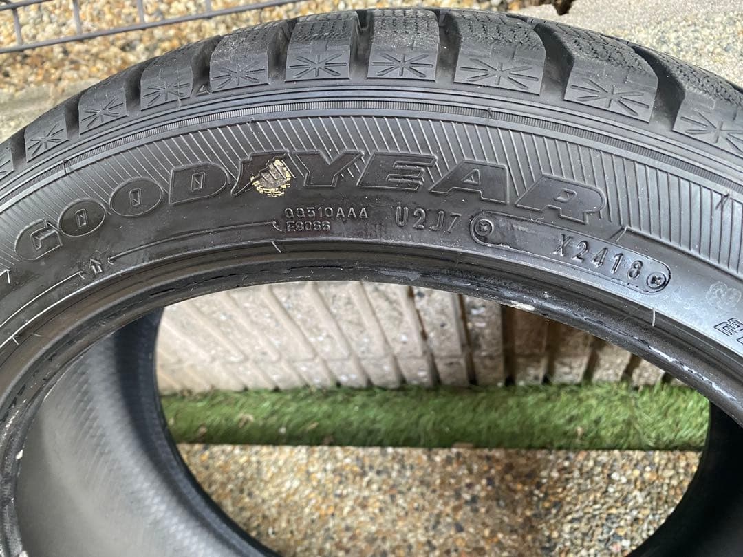 京都よりバリ山GOODYEARスタッドレス225/45R18冬用タイヤ4本セット